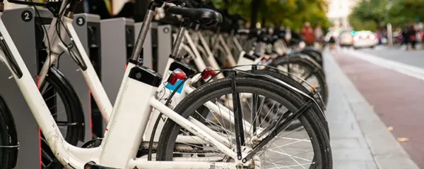 Les vélos de location : une manière éco-responsable de découvrir une ville